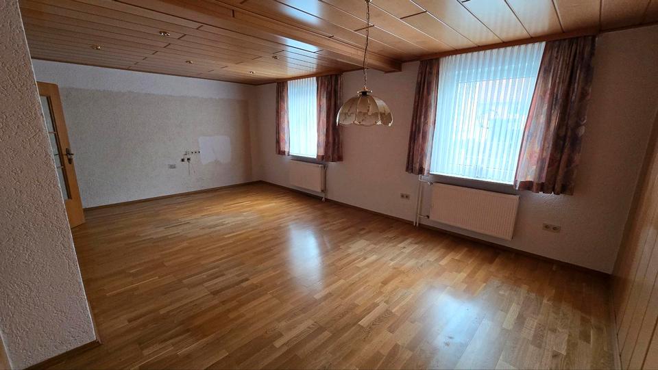 Einfamilienhaus Breuberg - 4.5 Zimmer, 150 m&sup2;, 1.200&euro; | Angebot:25261085