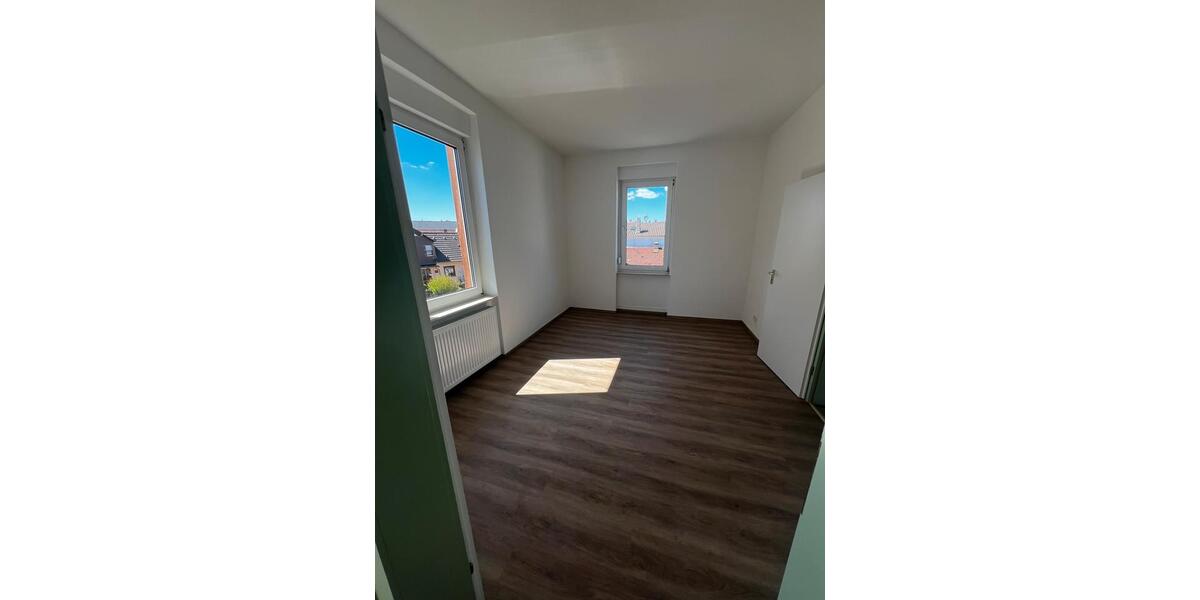 Einfamilienhaus Münster (Hessen) - 9 Zimmer, 180 m&sup2;, 2.450&euro; | Angebot:21530701