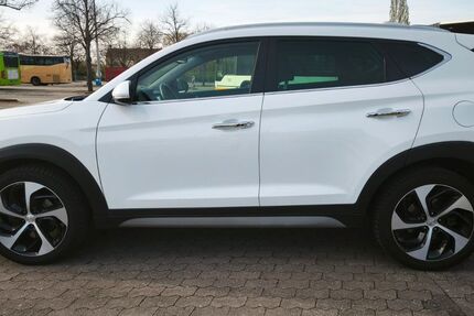 Hyundai TUCSON 101.500 km 21.250 € Nauheim 64569