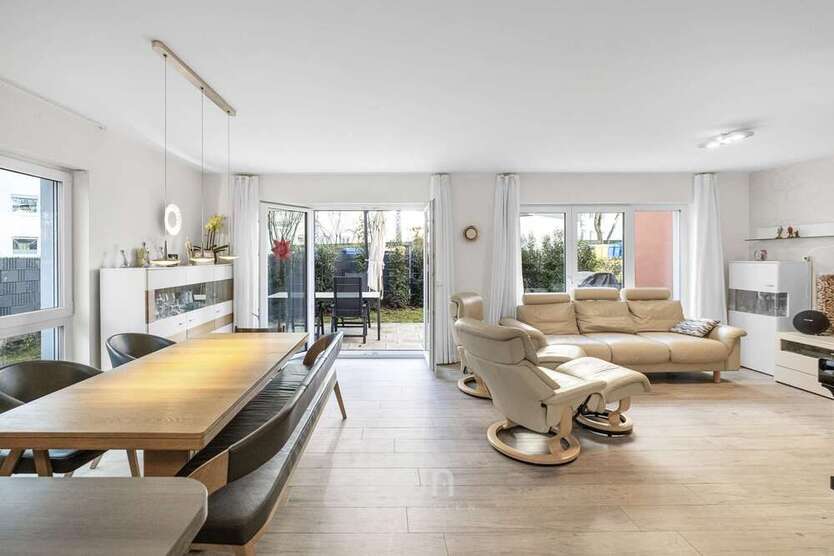 Haus zum Kaufen in Schwalbach am Taunus 895.000 € 160 m²