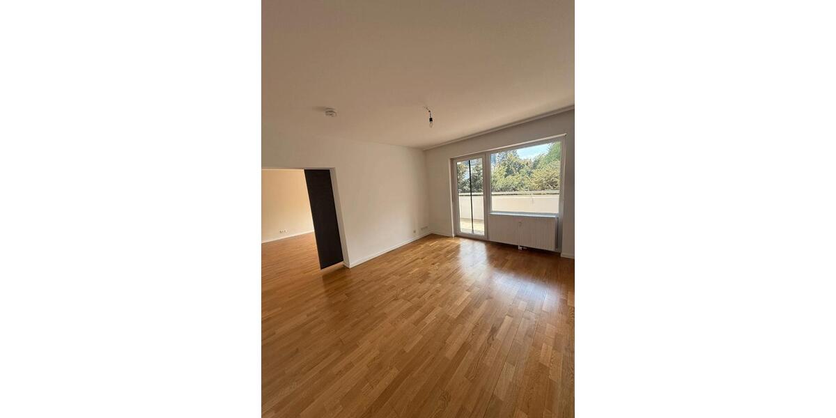 Etagenwohnung Offenbach am Main Hafen - 2.5 Zimmer, 83 m&sup2;, 1.240&euro; | Angebot:26338594