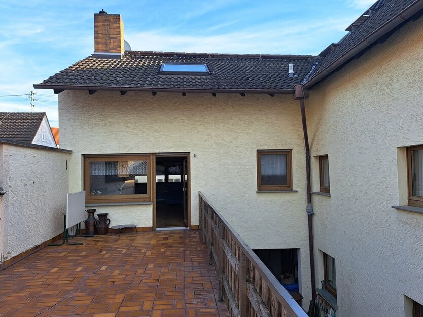 Flörsheim-OT, EFH + Nebengeb. 9 zimmer