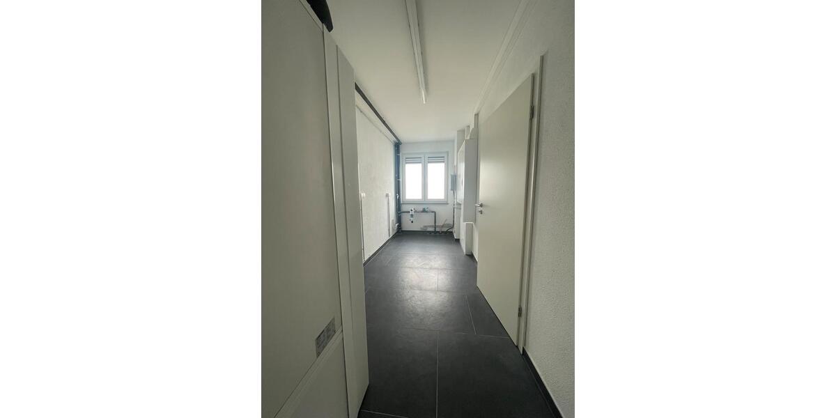 Doppelhaushälfte Rüsselsheim am Main - 6 Zimmer, 174 m&sup2;, 2.500&euro; | Angebot:24862391