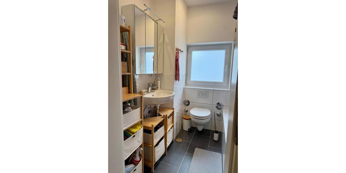 Gemütliche 3-Zi.-DG Whg m. Kamin & Einbauküche in Sachsenhausen 3 zimmer