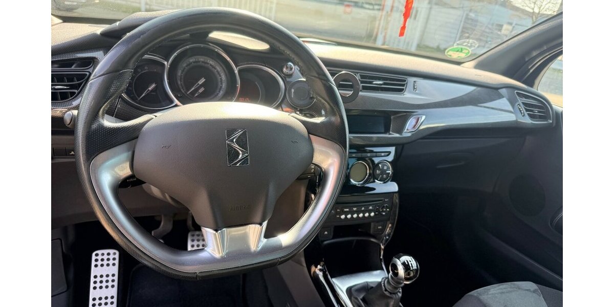 Citroen DS3 1.6 SportChic 64.010 km 5.499 &euro; Frankfurt 60386