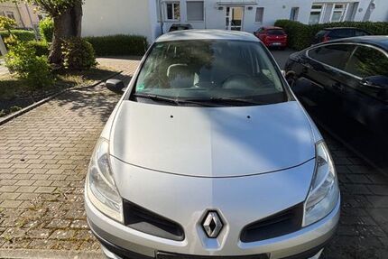 Renault Clio 142.000 km 1.499 &euro; Frankfurt am Main 65931