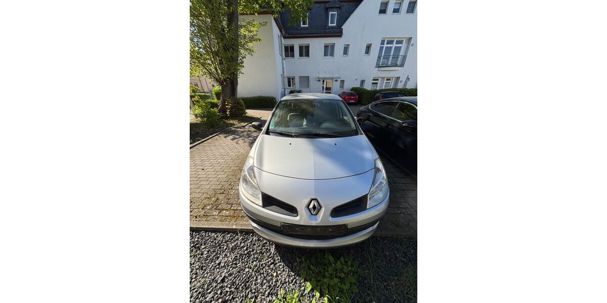Renault Clio 142.000 km 1.499 &euro; Frankfurt am Main 65931
