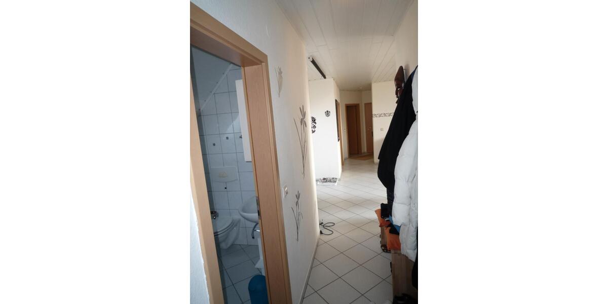 3 ZKB* DG* KFZ-Stellpl* tgl.Duschbad* kpl.gefliest* max 1-3 Pers* Pfungstadt-Eschollbrücken - Dachgeschoßwohnung Pfungstadt / Eschollbrücken Eschollbrücken | Angebot:26882915