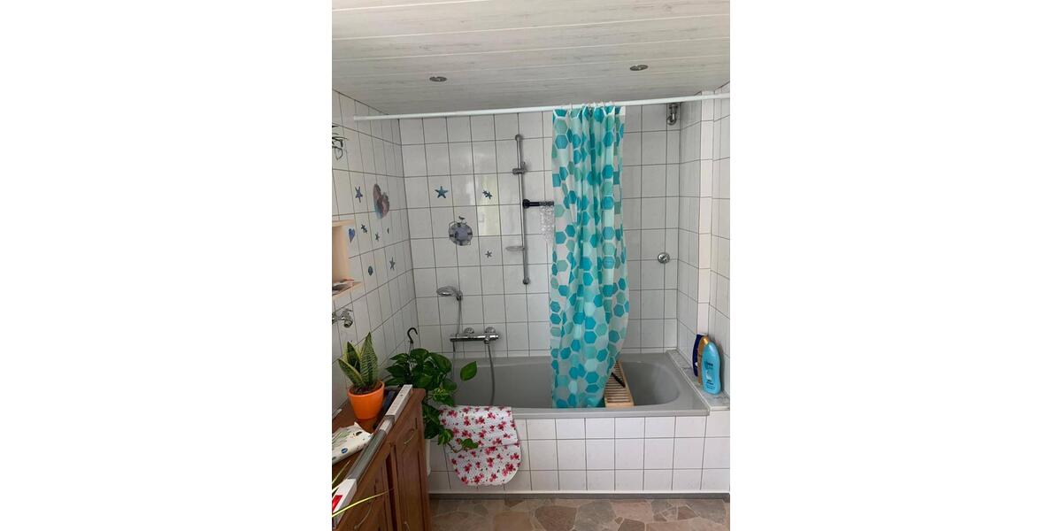 Dachgeschoßwohnung Roßdorf - 2.5 Zimmer, 73 m&sup2;, 900&euro; | Angebot:26024552