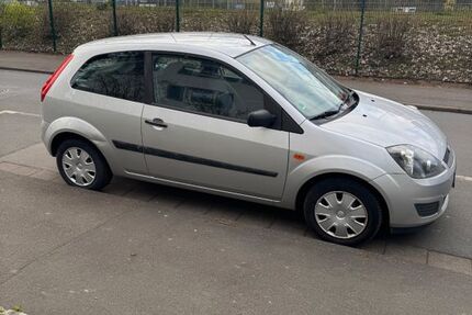 Ford Fiesta 76.300 km 2.150 &euro; Mainz 55126