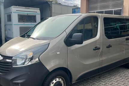 Opel Vivaro 310.000 km 7.990 &euro; Frankfurt am Main 65933