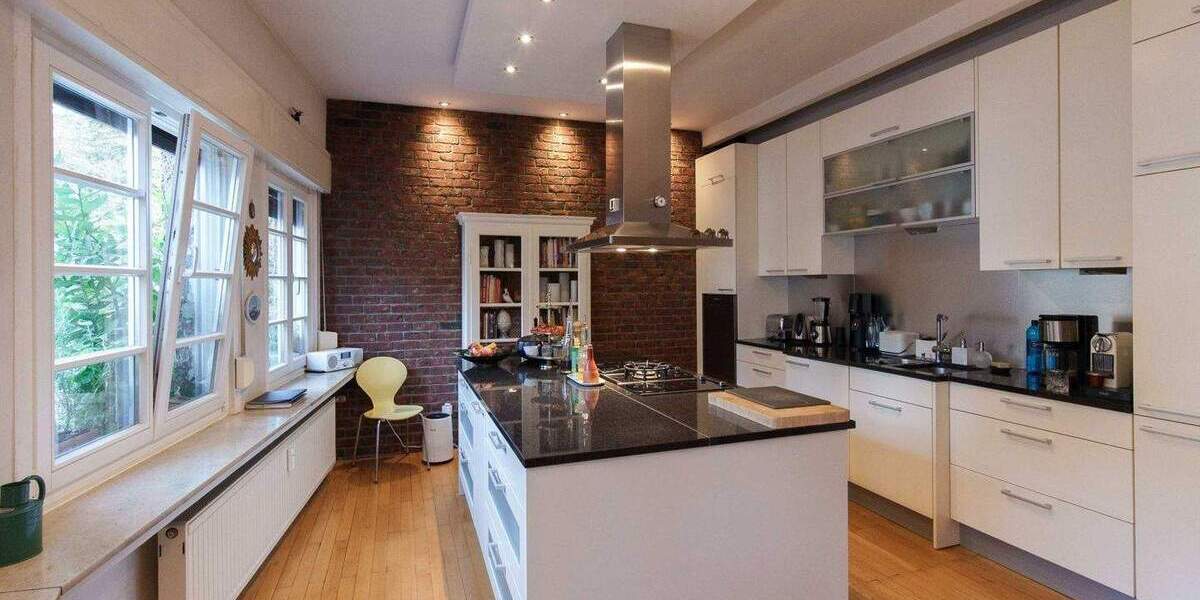 Repräsentative Büro- oder Praxisfläche mit Wintergarten, Dachterrasse und grünem Innenhof - in unmittelbarer Nähe zum Wilhelmsplatz. 3 zimmer