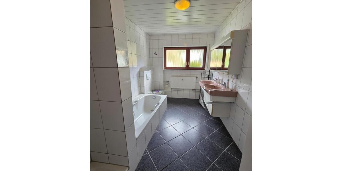 Etagenwohnung Otzberg - 5 Zimmer, 143 m&sup2;, 1.200&euro; | Angebot:26084472