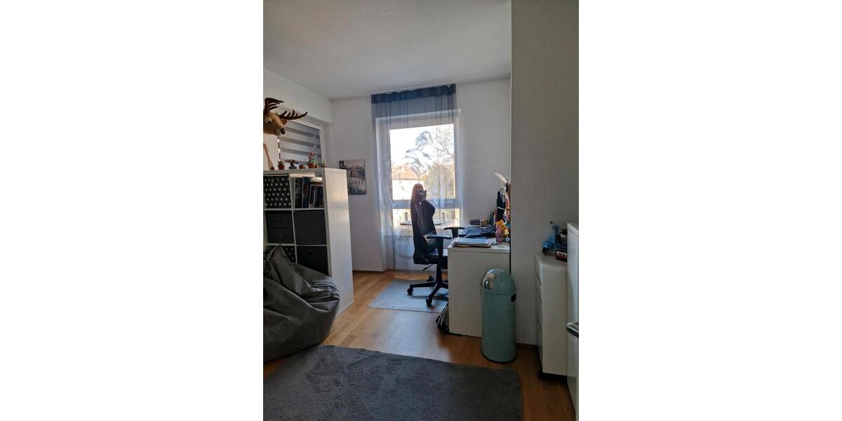 Etagenwohnung Darmstadt Bessungen - 3 Zimmer, 99 m&sup2;, 1.650&euro; | Angebot:24825626