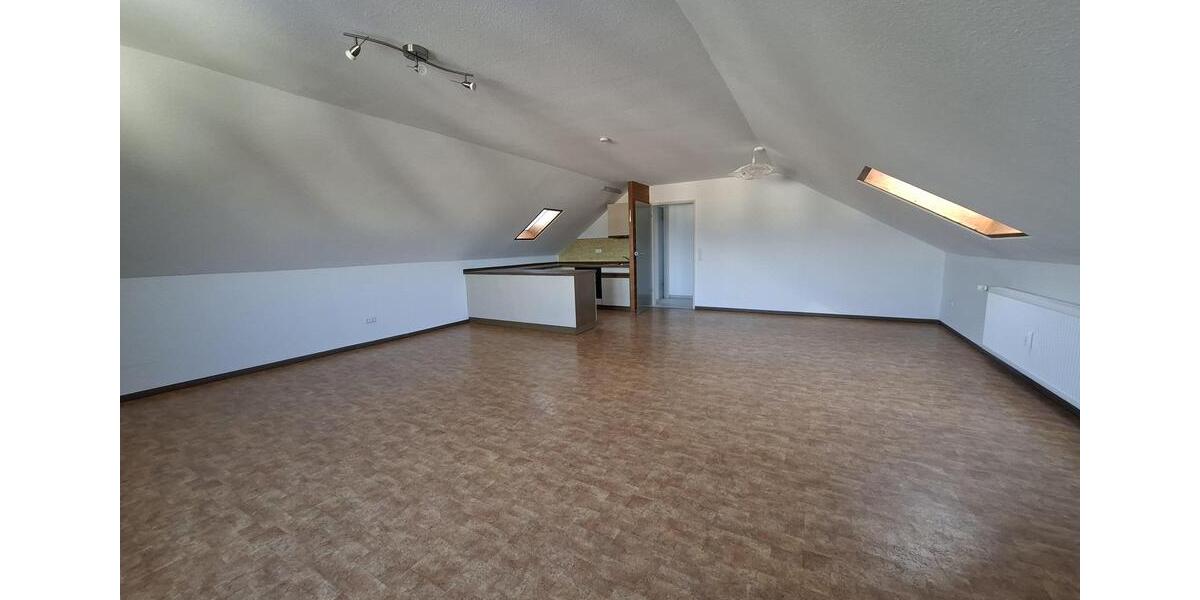Dachgeschoßwohnung Bischofsheim - 1 Zimmer, 42 m&sup2;, 490&euro; | Angebot:25569028