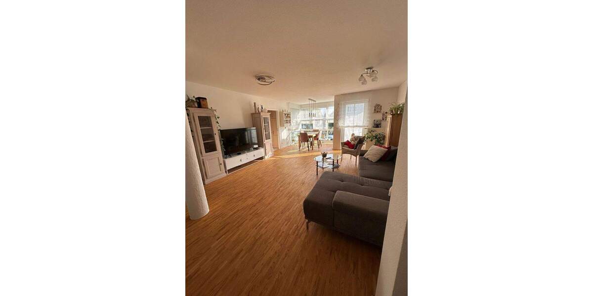 Attraktive 4 ZKB Wohnung mit Gäste WC und Tiefgarage - provisionsfrei 4 zimmer