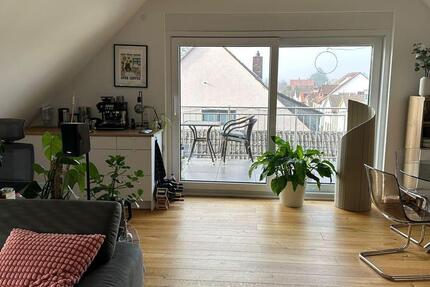 Modern, lichtdurchflutet & energieeffizient – 2-Zimmer Wohnung mit Balkon und TG in DA-Eberstadt zimmer