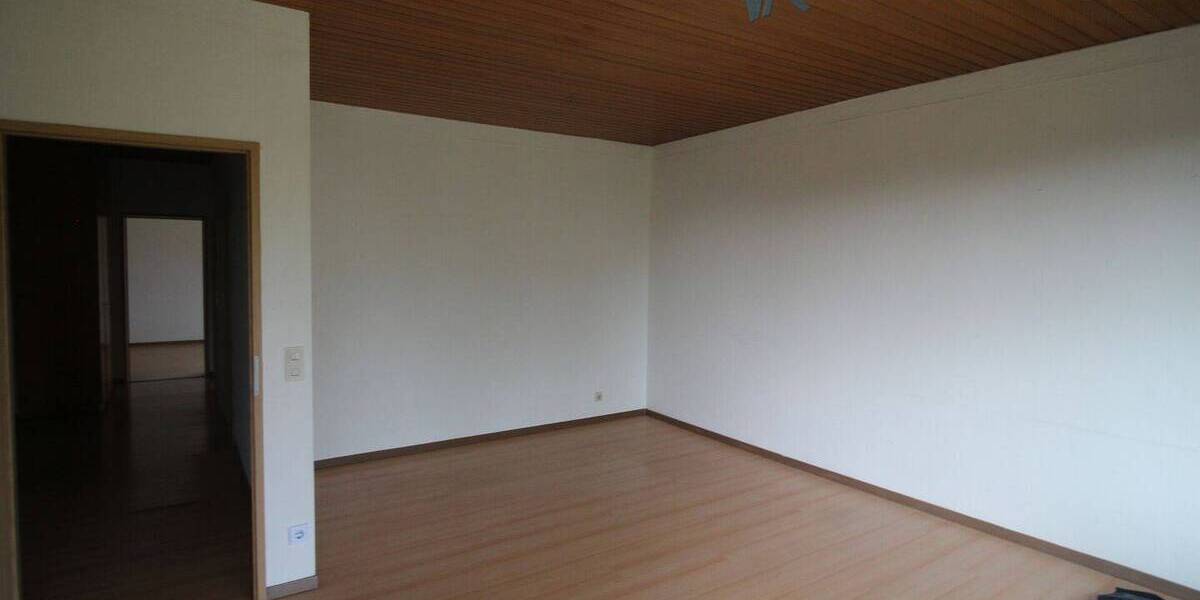 Etagenwohnung Bischofsheim - 3 Zimmer, 97 m&sup2;, 950&euro; | Angebot:26816171