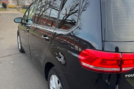 VW Touran 143.000 km 11.000 &euro; frankfurt 60431