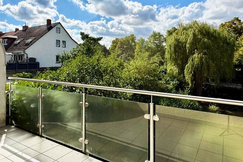 Frankfurt-Ginnheim: Wohnen und Arbeiten unter einem Dach oder viel Platz für Ihre Familie!