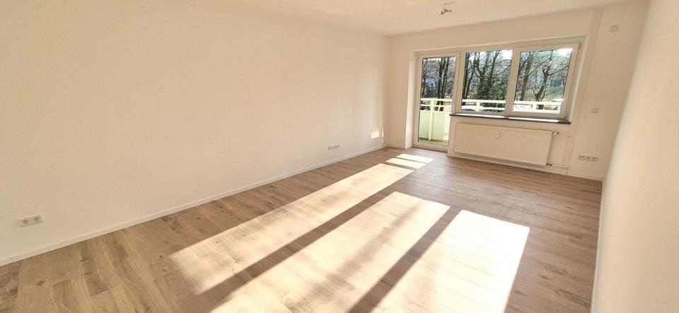 Hofheim-Marxheim: Sanierte 3ZKB Whg, 2 Balkone, 102 QM 3 zimmer