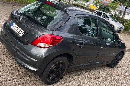 Peugeot 207 80.000 km 5.590 &euro; Rüsselsheim 65428