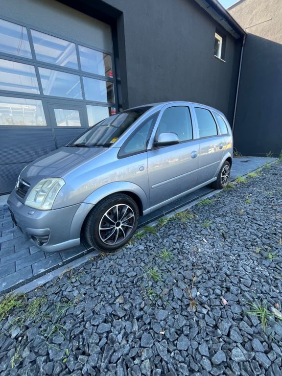 Opel Meriva 198.500 km 1.700 € Frankfurt 63075