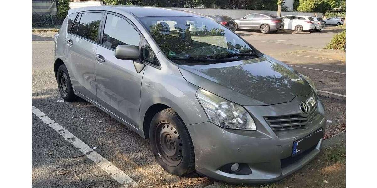 Toyota Verso 185.000 km 4.950 &euro; Raunheim 65479