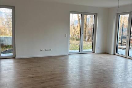 *Erstbezug* helles Reihenendhaus mit Garten und Terrasse
