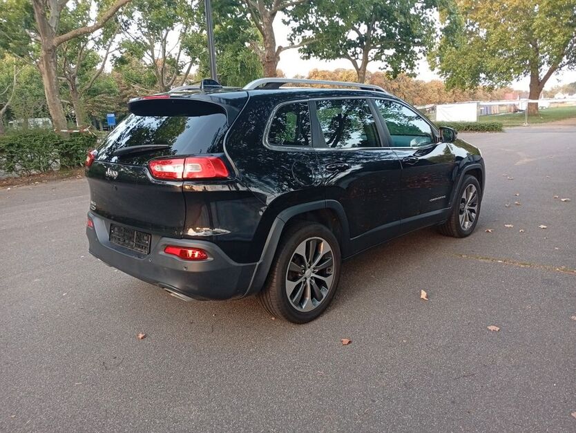 Jeep Cherokee 122.345 km 10.750 € frankfurt 65929