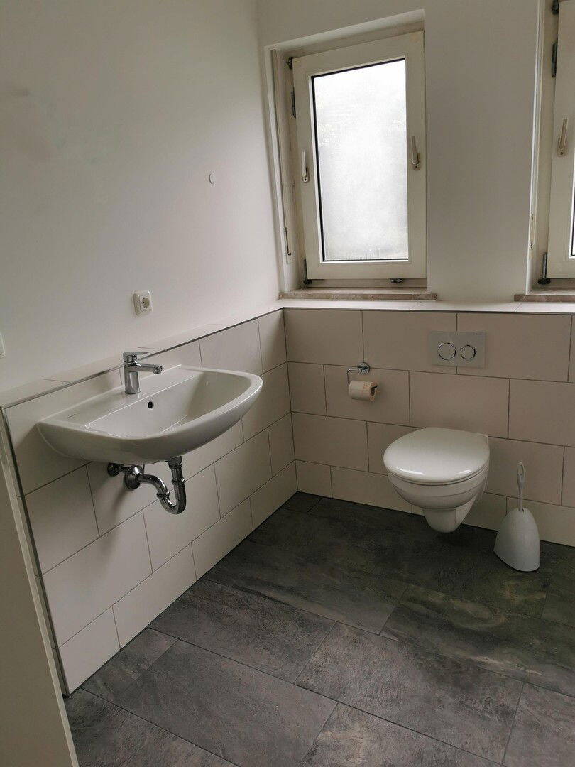 PROVISIONSFREI! Modernisierte Helle 3,5 Zimmer Wohnung mit Carport und Vorgarten 3 zimmer