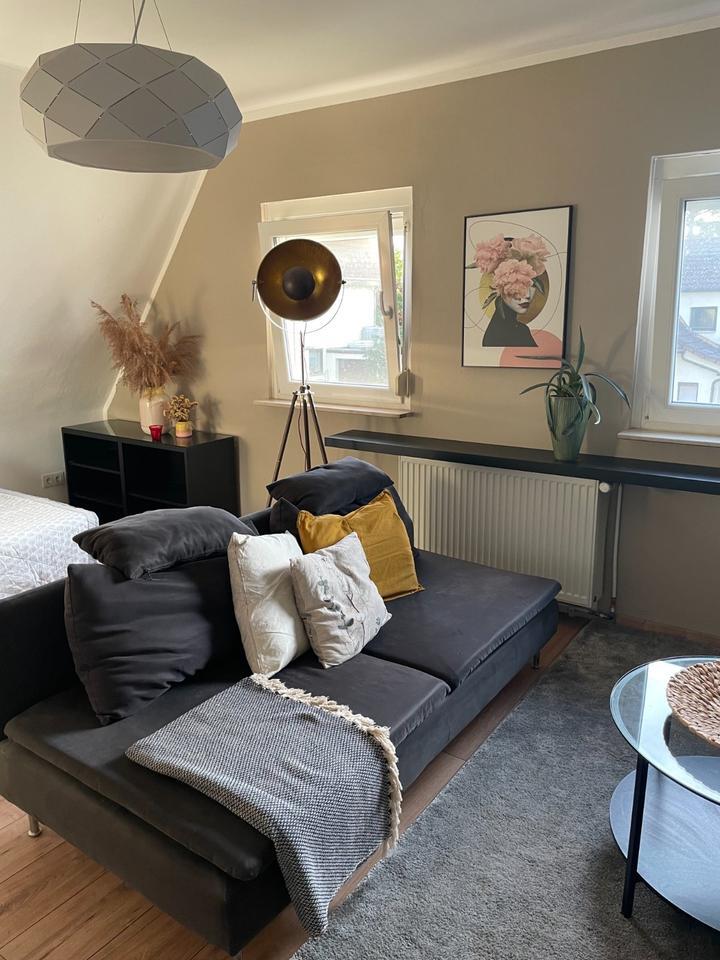 2-Zi.Apartment mit Tageslichtbad, Balkon und Gartenmitbenutzung