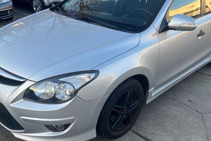 Hyundai i30 80.000 km 5.490 &euro; Dreieich 63303