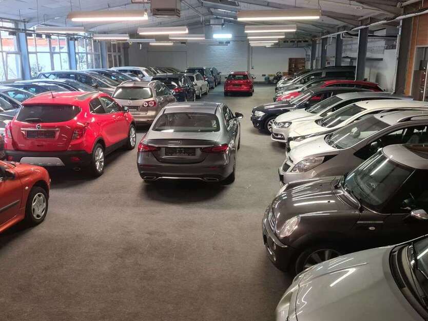 Lada Granta 82.000 km 5.450 € Rüsselsheim 65428