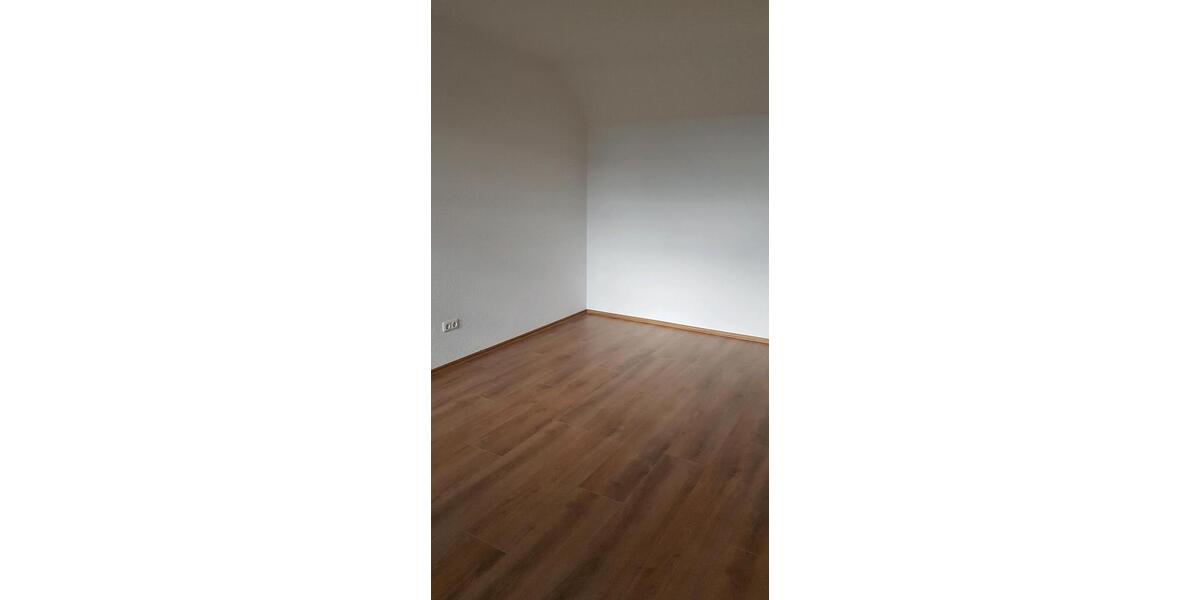 Dachgeschoßwohnung Frankfurt am Main Niederrad - 2 Zimmer, 80 m&sup2;, 1.190&euro; | Angebot:25149408