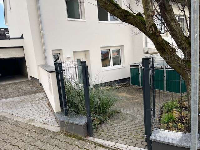 Haus zum Mieten in Frankfurt 2.800 € 129.24 m²
