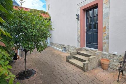 Haus Flörsheim am Main - 5 Zimmer, 168 m&sup2;, 2.350&euro; | Angebot:25592606