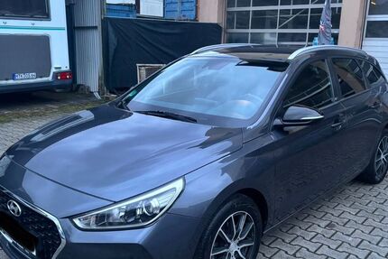 Hyundai i30 132.000 km 8.990 &euro; Frankfurt am Main 65933