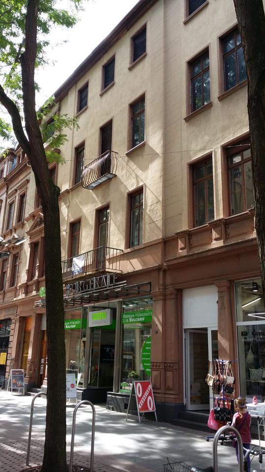 Erstbezug nach Kernsanierung – 2-Zimmer-Wohnung mit Balkon (53 m²) im Herzen von Worms zimmer