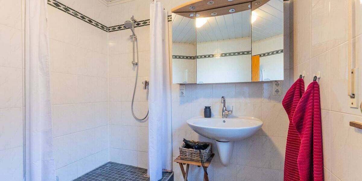 Mehrfamilienhaus, Wohnhaus Bischofsheim - 8 Zimmer, 275 m&sup2;, 850.000&euro; | Angebot:26498821