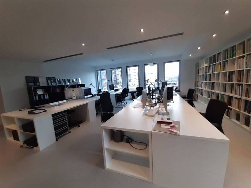 Schöne Arbeitsplätze in ruhiger Agentur - All-in-Miete