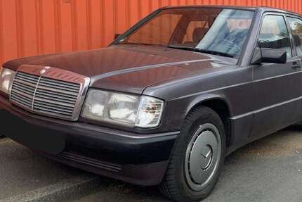 Mercedes-Benz 190 270.000 km 6.700 &euro; Frankfurt 60386