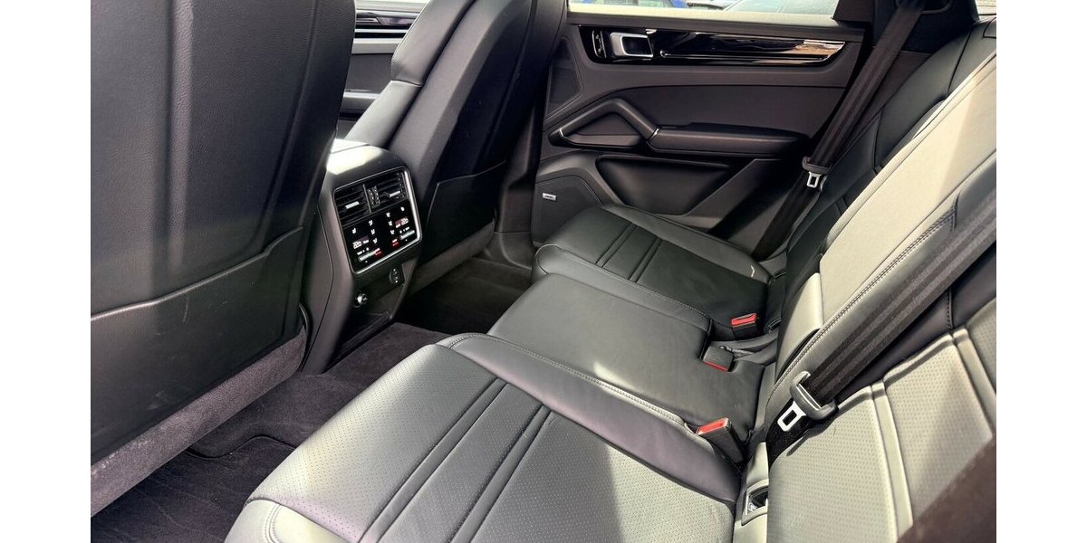 Porsche Cayenne Coupe S/Scheckh./Top 153.010 km 54.900 &euro; Frankfurt 60386