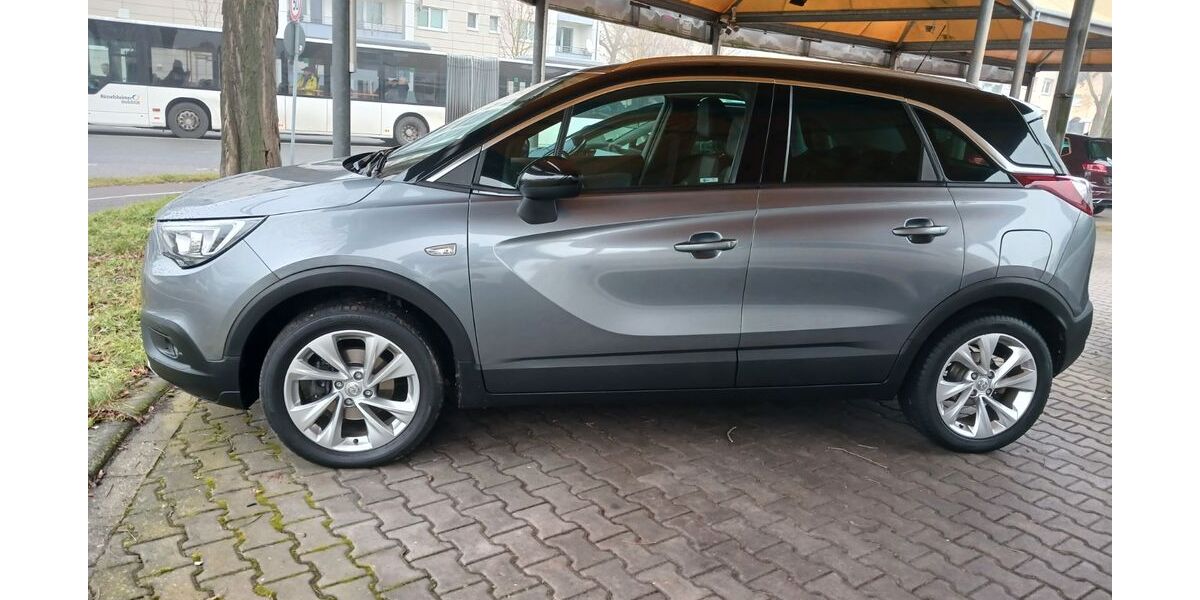 Opel Crossland (X) 100.200 km 11.800 &euro; Rüsselsheim 65428