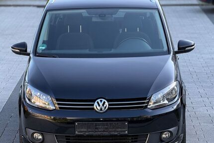 VW Touran 136.000 km 8.499 &euro; Offenbach am Main 63069