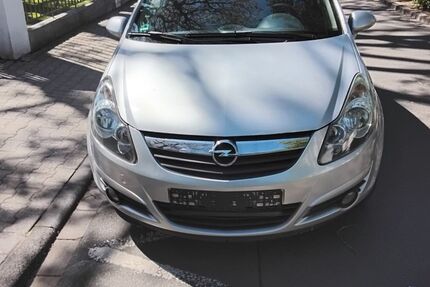 Opel Corsa 173.000 km 1.950 &euro; Dreieich 63303