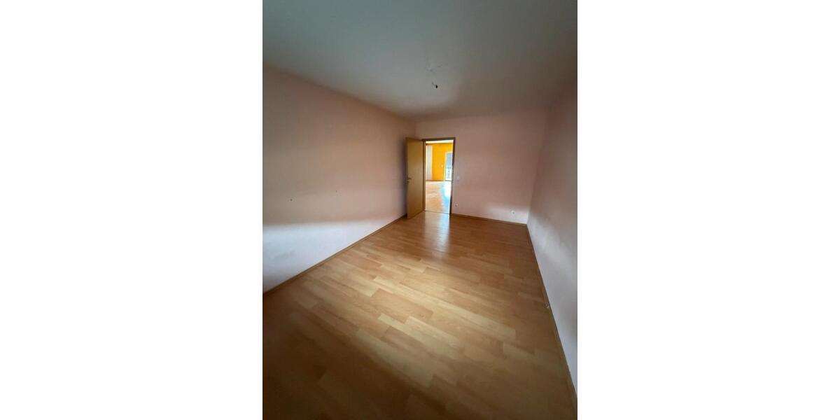Etagenwohnung Bensheim - 4 Zimmer, 140 m&sup2;, 1.600&euro; | Angebot:26103993
