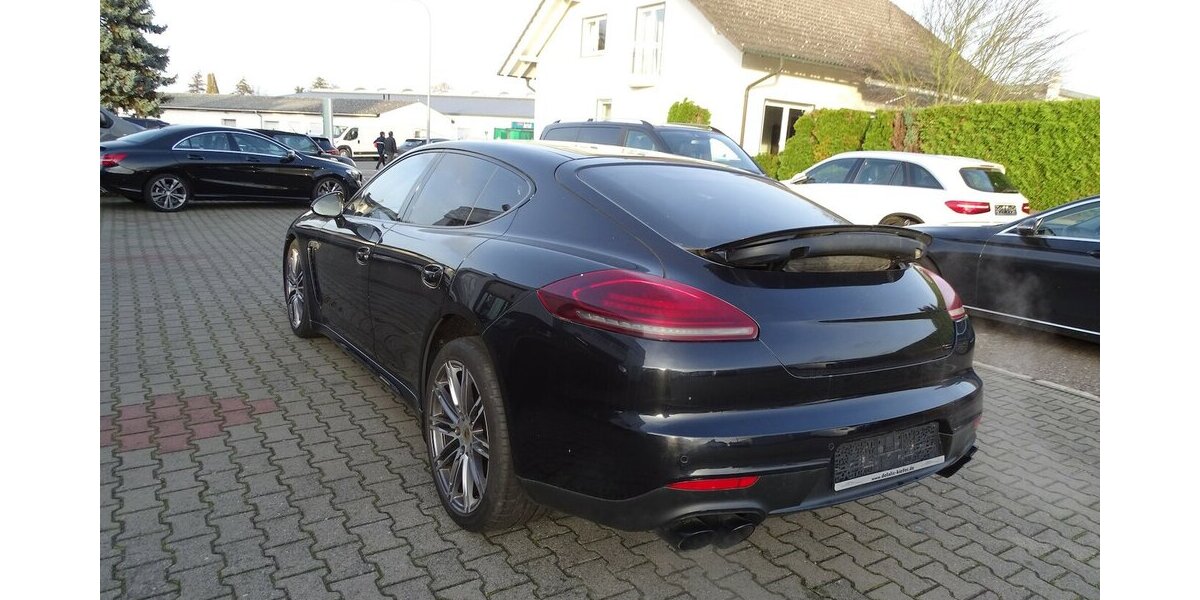 Porsche Panamera 4 GTS Bi-Xenon, Klappe, Luft, PDK, Chrono 184.608 km 27.890 &euro; Rodgau 63110