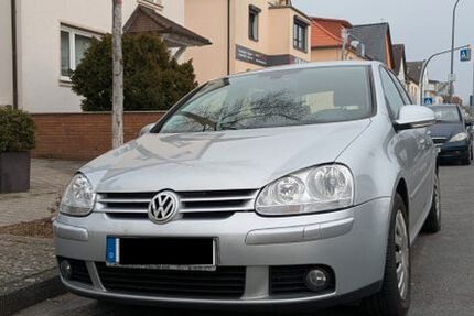 VW Golf 61.000 km 4.500 &euro; Mörfelden-Walldorf 64546