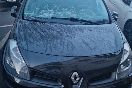 Renault Clio 142.000 km 1.980 &euro; Frankfurt am Main 65929